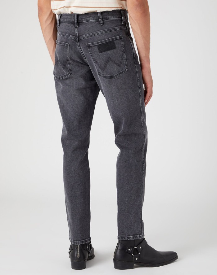 WRANGLER RIVER MĘSKIE SPODNIE JEANSOWE JEANSY DŻINSY BLACKOUT W17T29Z79