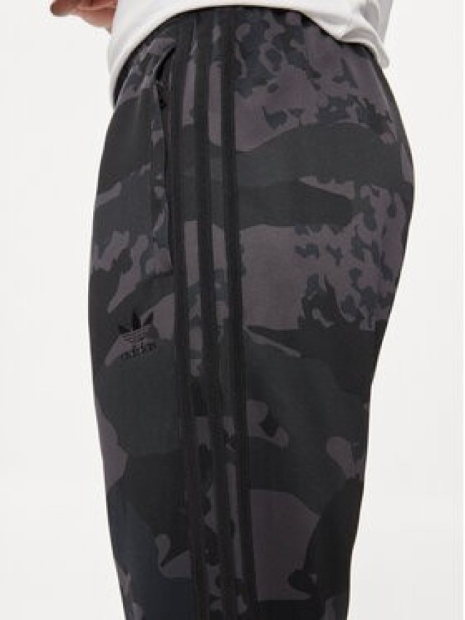 adidas Spodnie dresowe Camo SSTR IS0243 Czarny Regular Fit