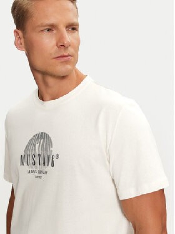 Mustang T-Shirt Austin 1015646 Beżowy Regular Fit