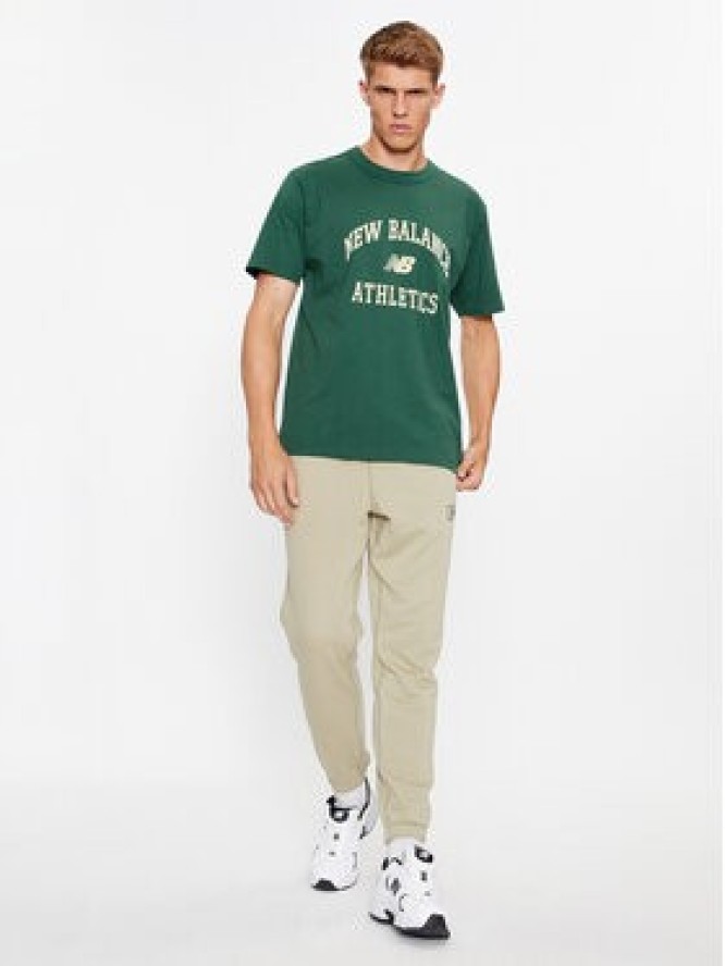 New Balance T-Shirt Athletics Varsity Graphic T-Shirt MT33551 Zielony Regular Fit