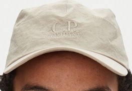 C.P. Company Czapka z daszkiem 18CMAC225A110188A Beżowy