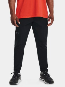 Under Armour Spodnie dresowe Ua Unstoppable Tapered Pants 1352028-001 Czarny Fitted Fit