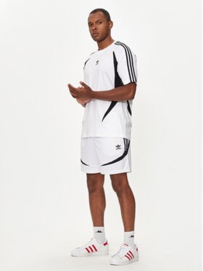 adidas Szorty sportowe Archive IZ4828 Biały Regular Fit