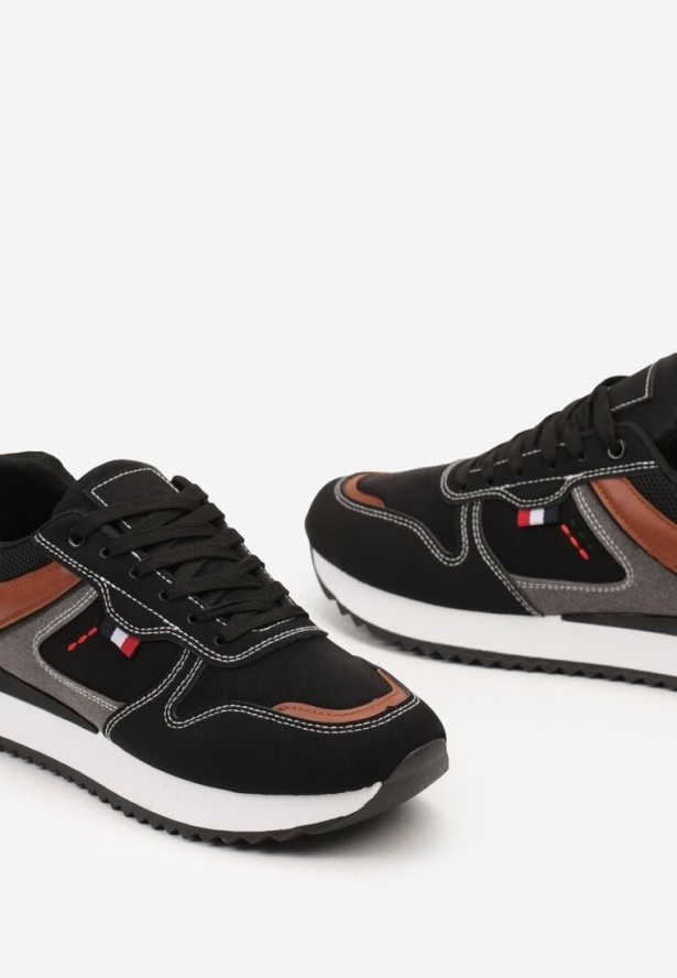 Czarne Sznurowane Buty Sportowe na Płaskiej Podeszwie z Przeszyciami Ivatera