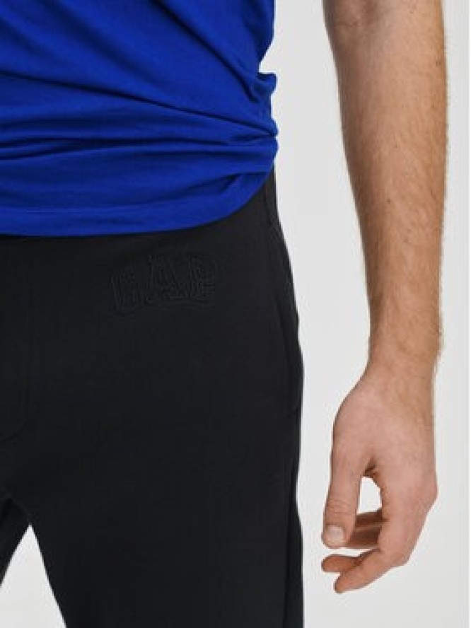 Gap Spodnie dresowe 500382-09 Czarny Regular Fit