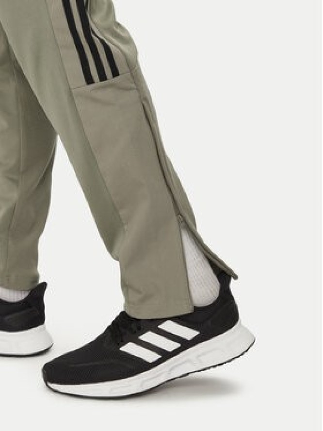 adidas Spodnie dresowe Tiro IS1504 Zielony Regular Fit