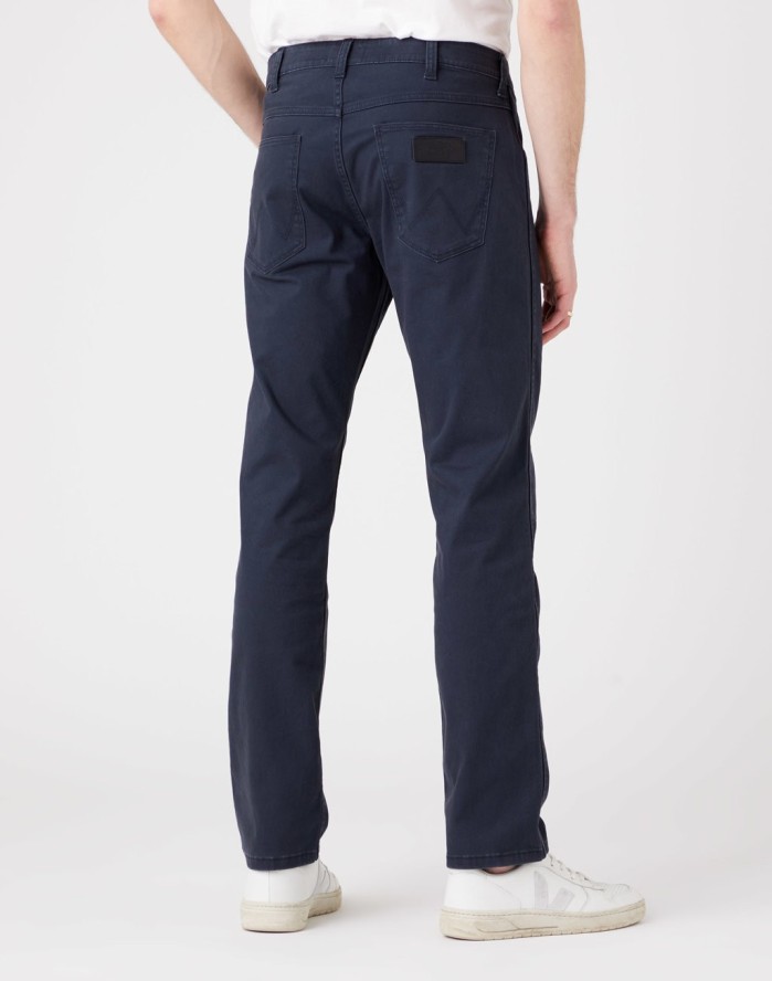 WRANGLER GREENSBORO MĘSKIE SPODNIE JEANSOWE DARK NAVY W15Q71XAE