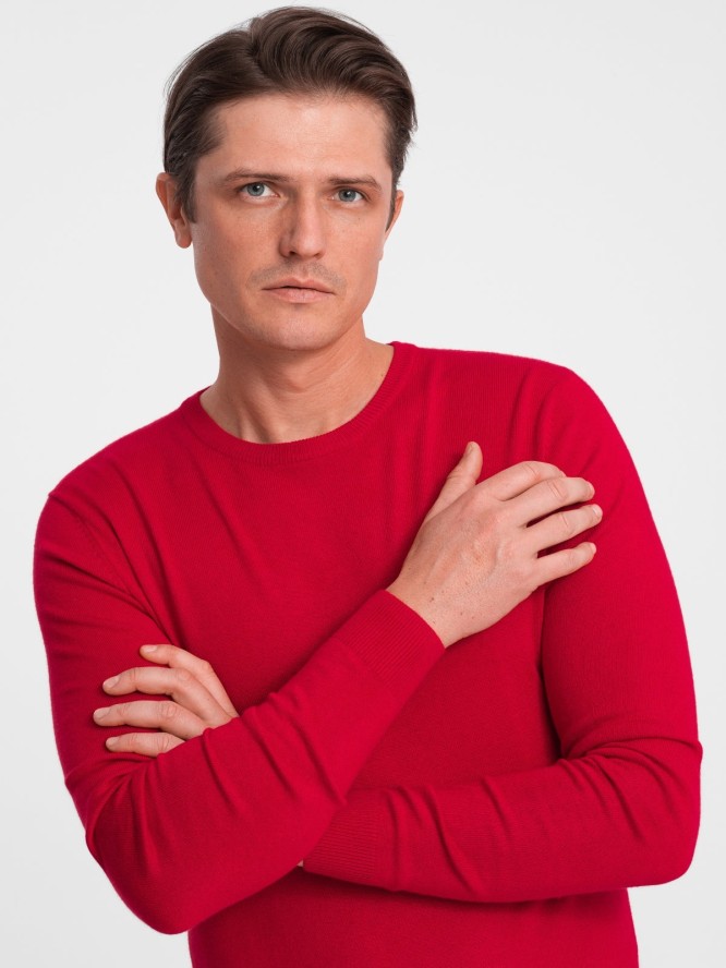 Klasyczny sweter męski z okrągłym dekoltem - czerwony V5 OM-SWBS-0106 - XXL