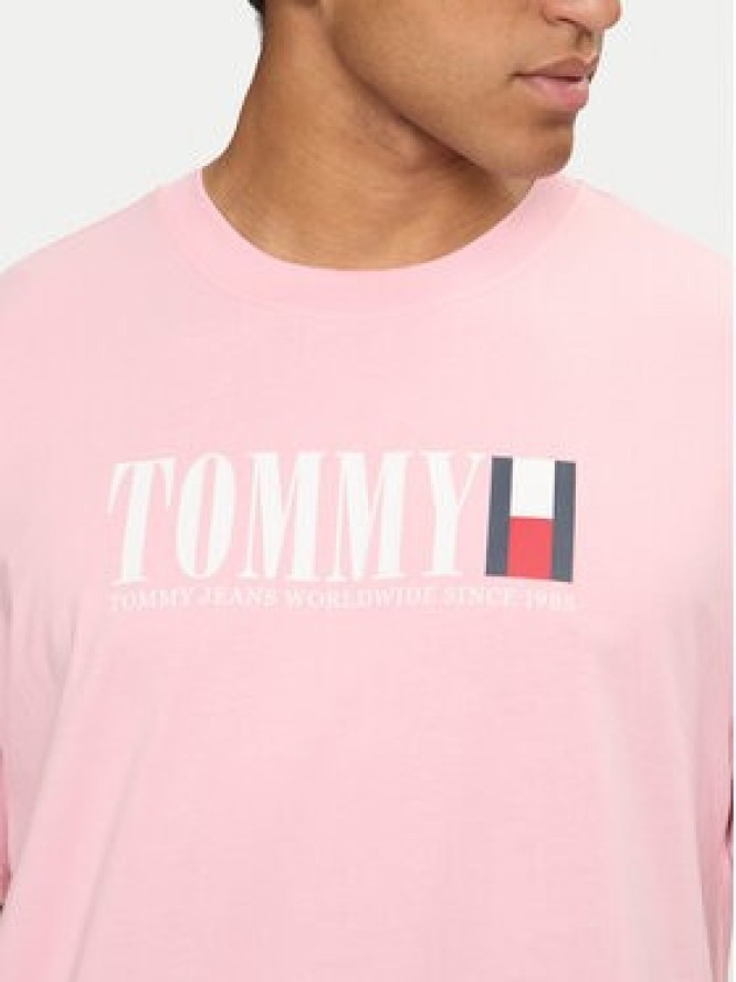 Tommy Jeans T-Shirt DNA Flag DM0DM18533 Różowy Regular Fit