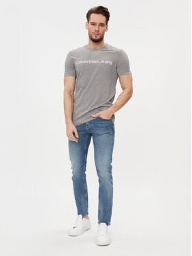 Calvin Klein Jeans T-Shirt J30J322552 Szary Slim Fit