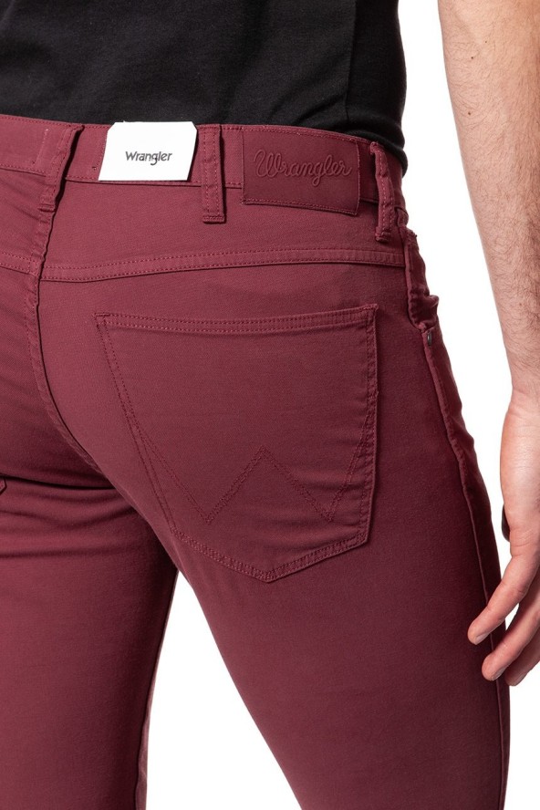 WRANGLER SPODNIE MĘSKIE LARSTON CORDOVAN RED W18SHD13G