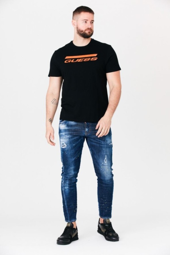 GUESS Czarny t-shirt męski z pomarańczowym logo