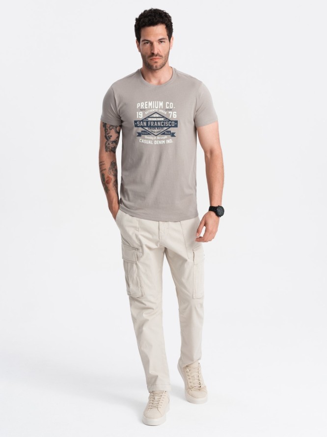 Męski bawełniany t-shirt z nadrukiem San Francisco – popielaty V4 OM-TSPT-0120 - XXL