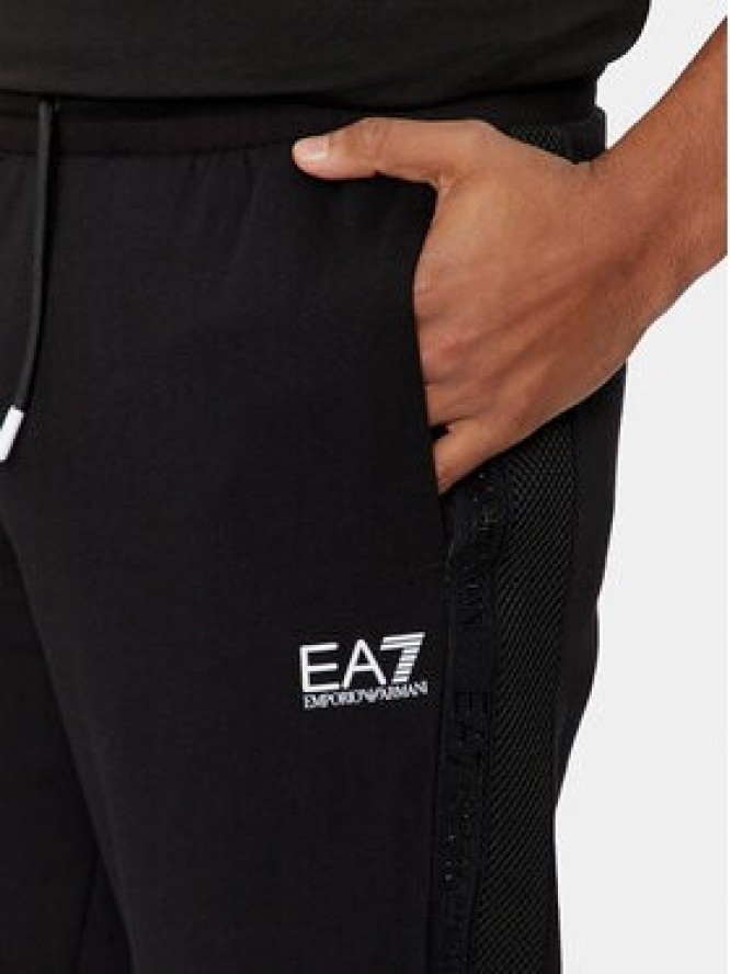 EA7 Emporio Armani Spodnie dresowe 3DPP76 PJEQZ 0200 Czarny Regular Fit