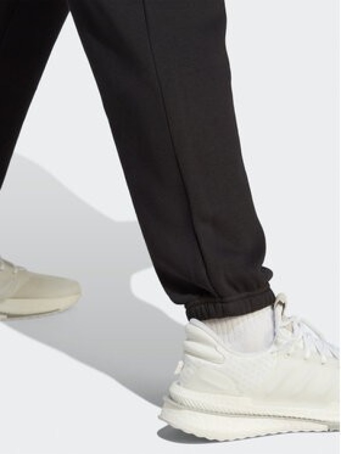 adidas Spodnie dresowe All SZN Fleece IB4048 Czarny Regular Fit