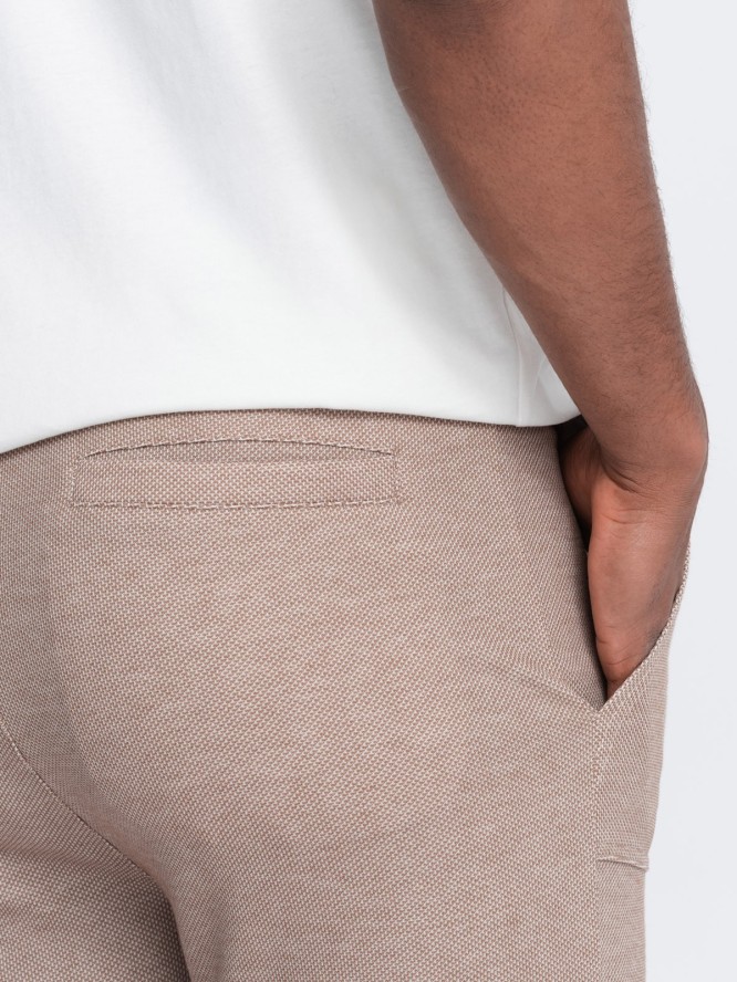 Męskie spodnie dresowe ze strukturalnej dzianiny - kawowe V2 OM-PASK-0211 - XXL