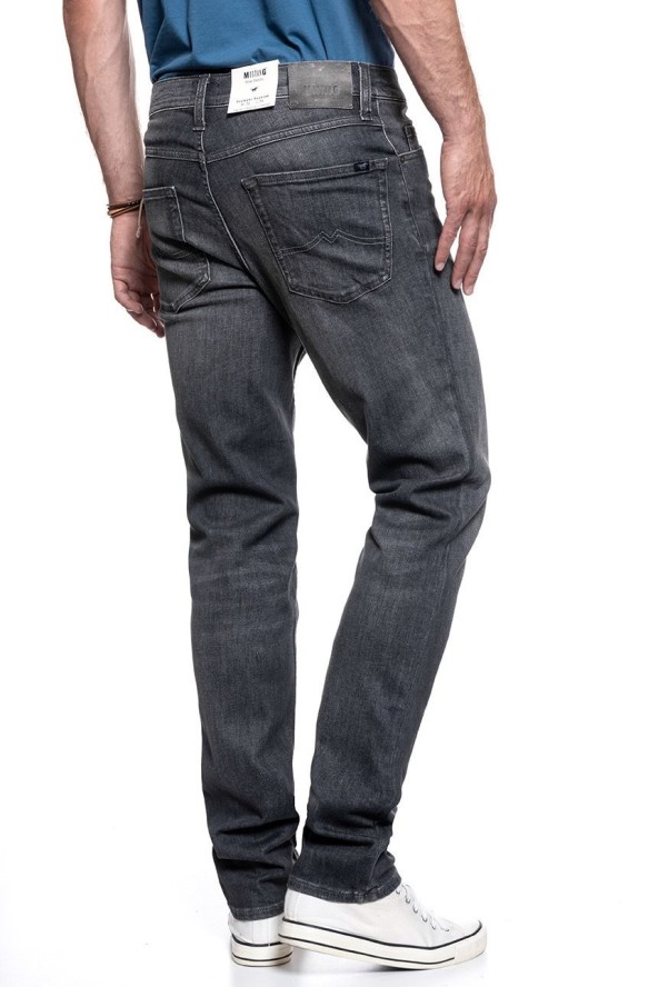 MĘSKIE SPODNIE JEANSOWE MUSTANG Tramper Tapered 1010088 4000 883