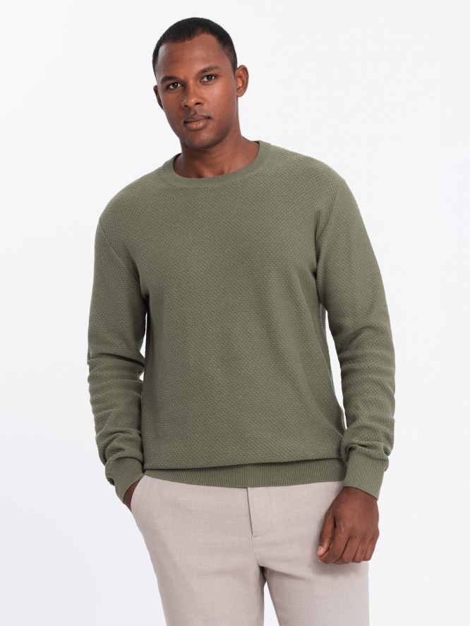 Sweter męski RELAXED FIT z dzianiny o splocie diamentowym – oliwkowy V4 OM-SWSW-0110 - XXL