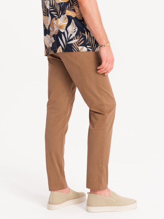 Spodnie męskie chino z ozdobną taśmą w pasie – brązowe V4 OM-PACP-0118 - XXL