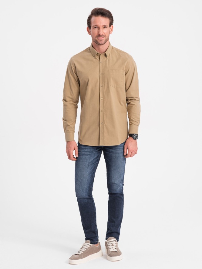 Męska koszula bawełniana REGULAR FIT z kieszenią - jasnobrązowa V2 OM-SHOS-0153 - XXL