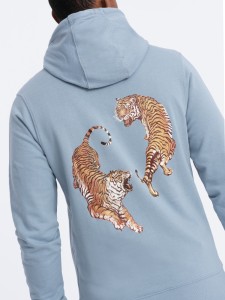 Bluza męska hoodie z nadrukiem na plecach - niebieska V1 B1357 - XXL