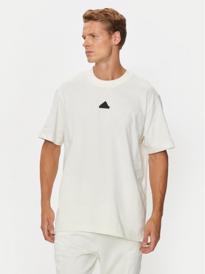 adidas T-Shirt Brand Love IX1321 Biały Loose Fit