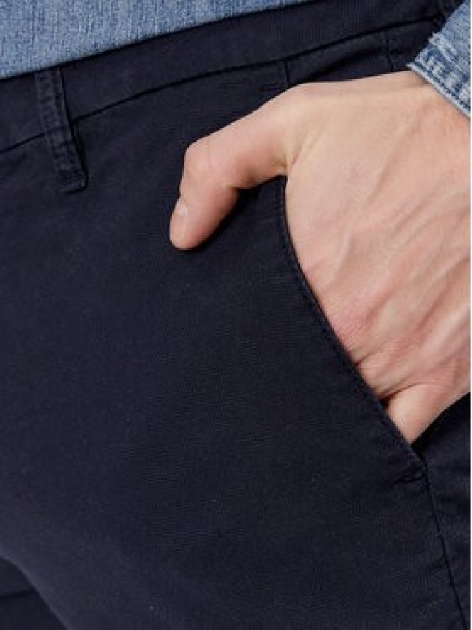 Guess Spodnie materiałowe M4RB29 WFYTA Granatowy Slim Fit