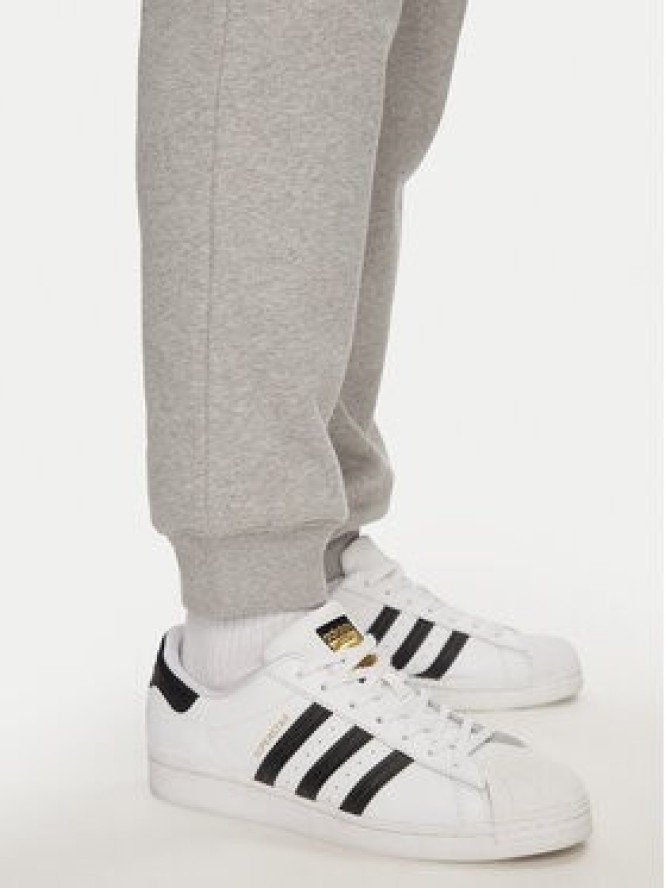 adidas Spodnie dresowe Trefoil Essentials IR7803 Szary Regular Fit