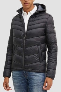 GUESS Czarna męska kurtka z kapturem Super Light Puffa Jacket