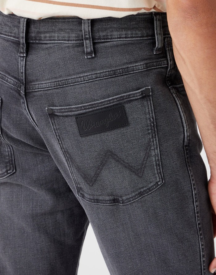 WRANGLER RIVER MĘSKIE SPODNIE JEANSOWE JEANSY DŻINSY BLACKOUT W17T29Z79