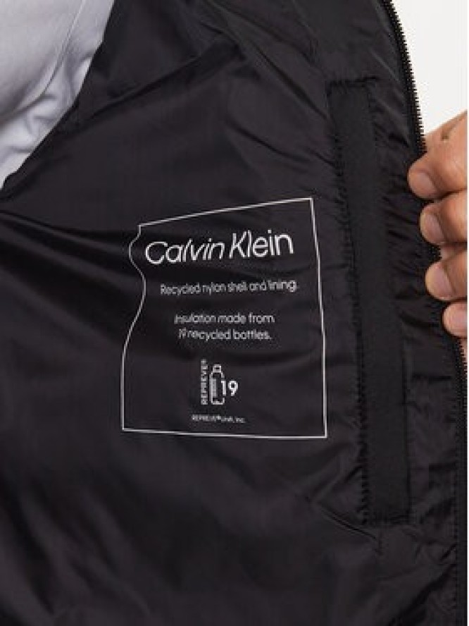 Calvin Klein Kurtka puchowa K10K111464 Czarny Regular Fit