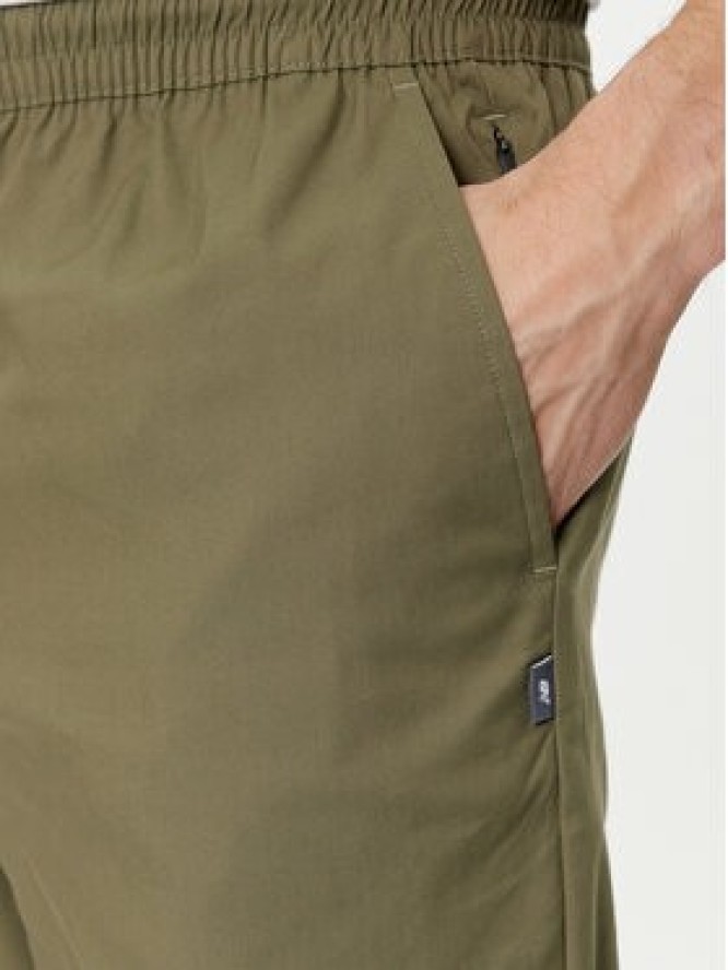 New Balance Spodnie dresowe MP41575 Zielony Regular Fit