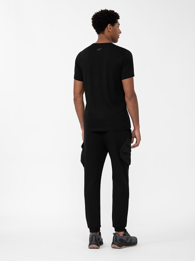 4F Spodnie dresowe w kolorze czarnym rozmiar: M