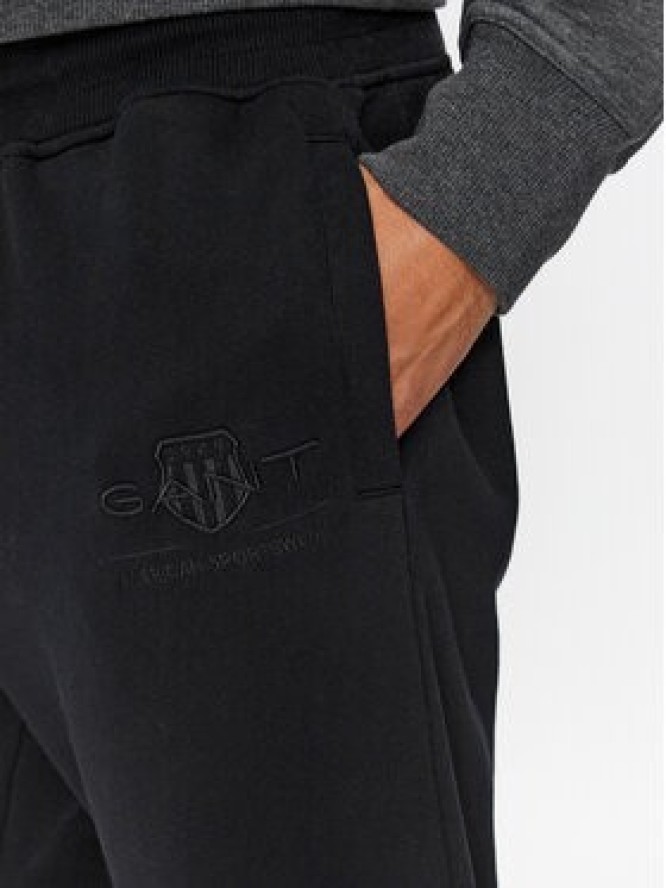 Gant Spodnie dresowe Reg Tonal Shield Pants 2039023 Czarny Regular Fit