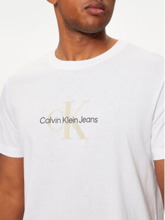 Calvin Klein Jeans T-Shirt Distressed Monologo J30J326863 Biały Regular Fit