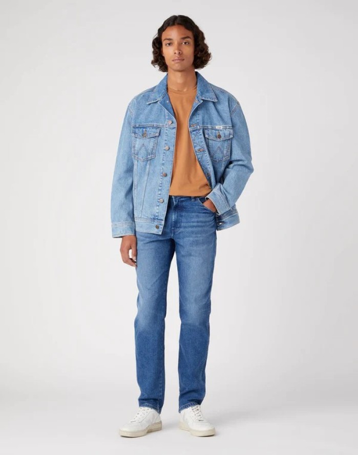 WRANGLER RIVER MĘSKIE SPODNIE JEANSOWE SMOKE SEA W17TYLZ71