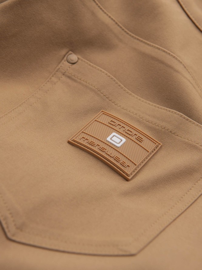 Spodnie męskie materiałowe REGULAR z kieszeniami cargo - jasnobrązowe V4 OM-PACG-0178 - XXL