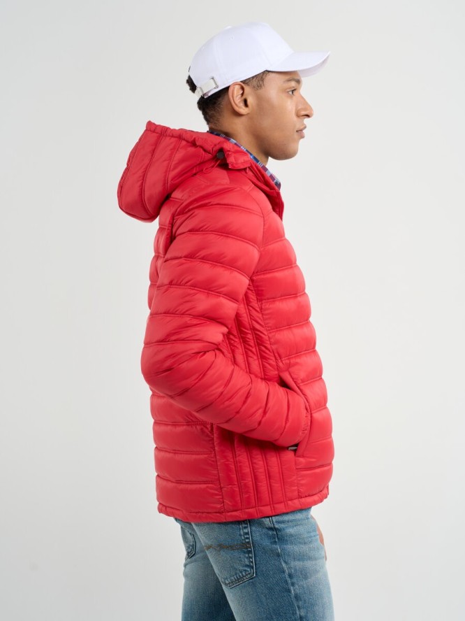 Pikowana kurtka męska z kapturem czerwona Acarf 603