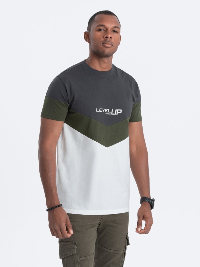 T-shirt męski bawełniany trójkolorowy z logo - grafitowo-oliwkowy V9 S1747 - XXL