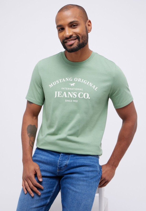 MUSTANG AUSTIN MĘSKI T-SHIRT KOSZULKA NADRUK HEDGE GREEN 1014942 6336