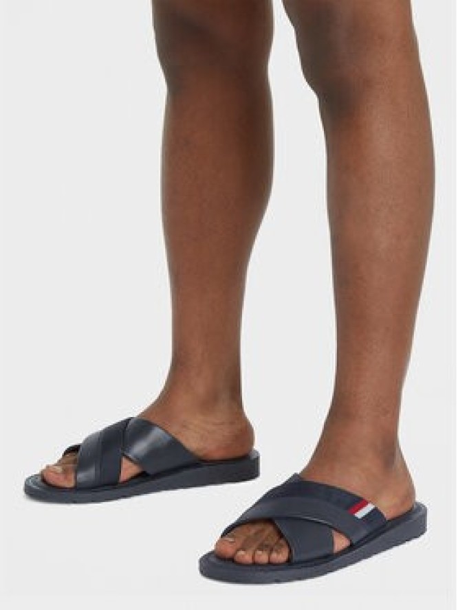 Tommy Hilfiger Klapki Core Hilfiger Lth Criss C Sandal FM0FM05010 Granatowy