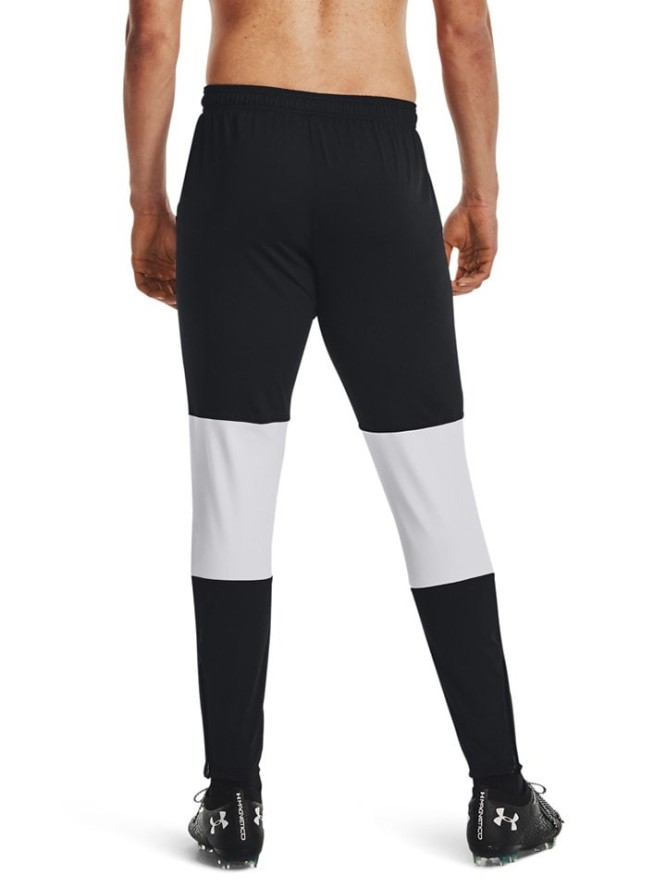 Under Armour Spodnie sportowe "Challenger" w kolorze czarno-białym rozmiar: M
