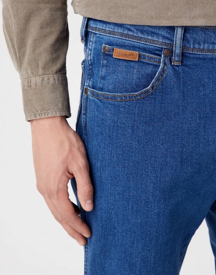 WRANGLER TEXAS TAPER MĘSKIE SPODNIE JEANSOWE REVIVAL W12TJX26Y