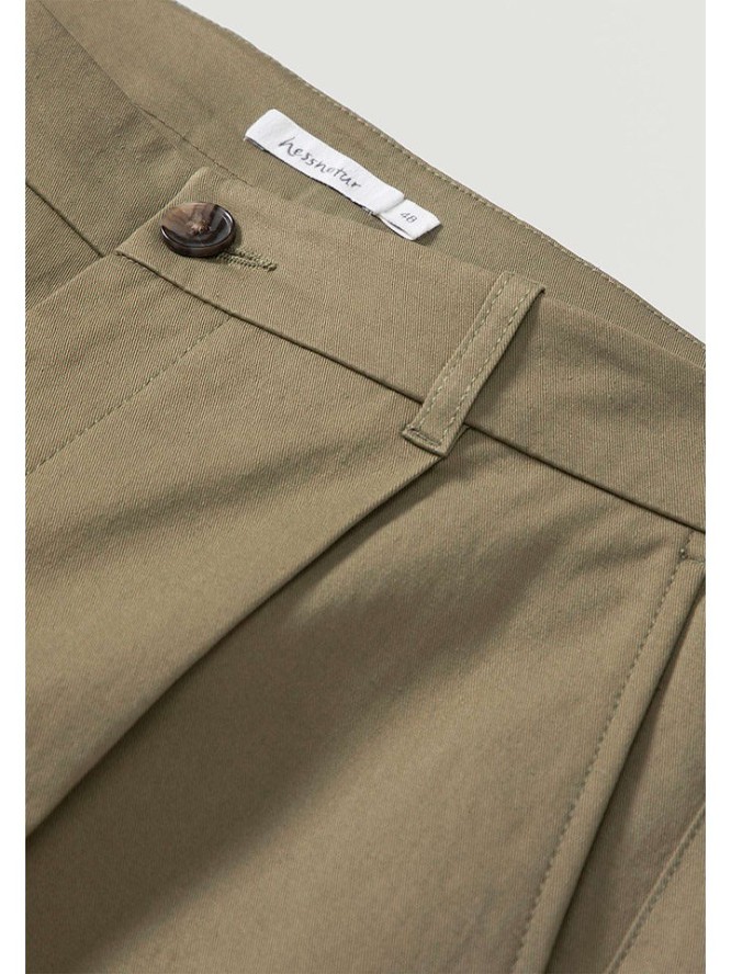 Hessnatur Spodnie chino w kolorze khaki rozmiar: 54