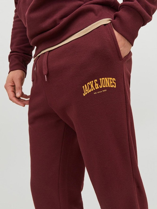 Jack & Jones Spodnie dresowe w kolorze bordowym rozmiar: M
