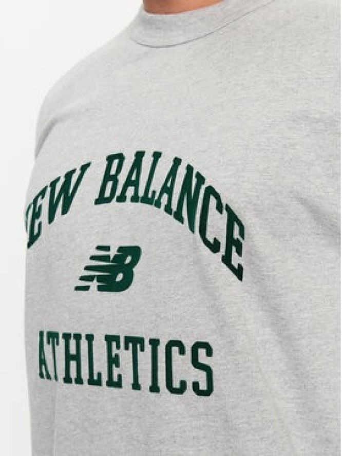 New Balance T-Shirt Athletics Varsity Graphic T-Shirt MT33551 Szary Regular Fit