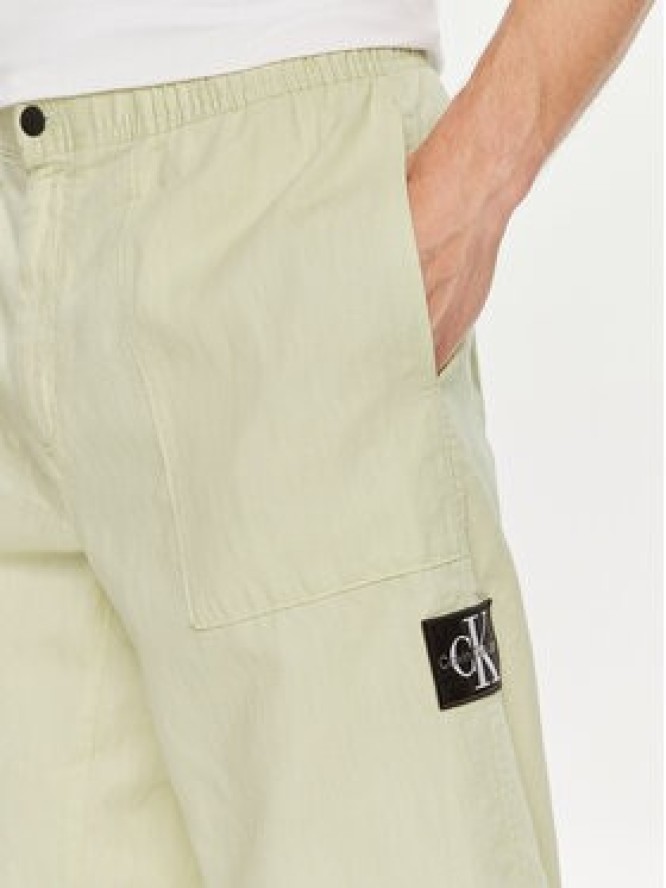Calvin Klein Jeans Spodnie materiałowe J30J325126 Zielony Regular Fit