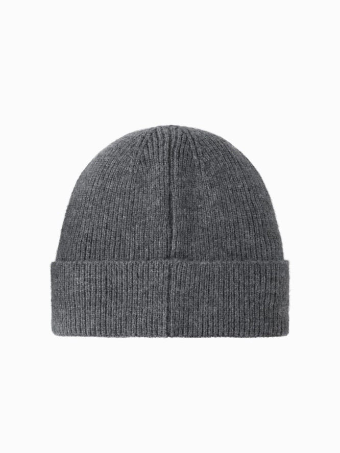 Męska dzianinowa czapka beanie z naszywką – szary melanż V2 OM-ACWH-0123 - uniwersalny