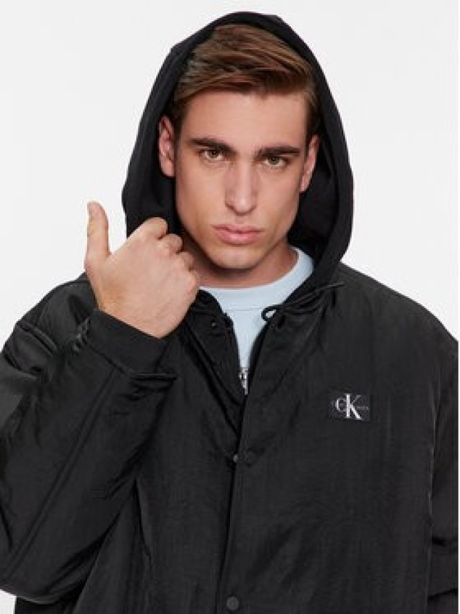 Calvin Klein Jeans Kurtka przejściowa Skater Hooded Jacket J30J325290 Czarny Regular Fit