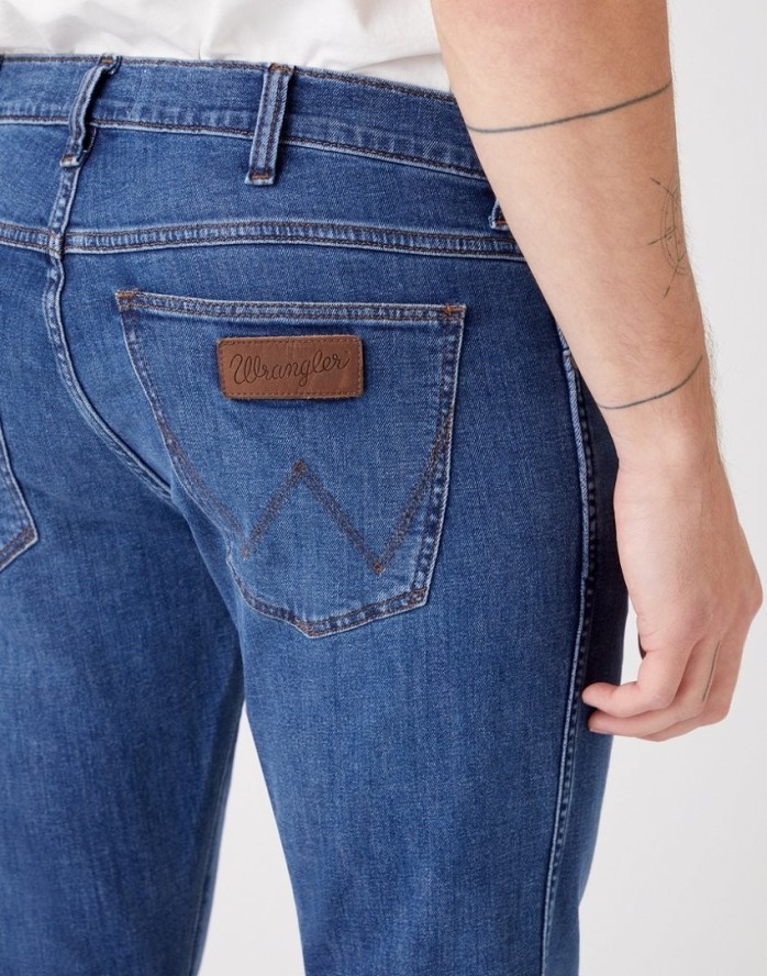 WRANGLER LARSTON MĘSKIE SPODNIE JEANSOWE SPOTLITE W18SYJ38N